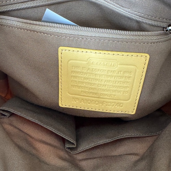 Vintage Y2K Coach Lemon Yellow Jacquard Patent Shoulder Hobo Bag LIKE NEW HTF - Picture 4 of 7